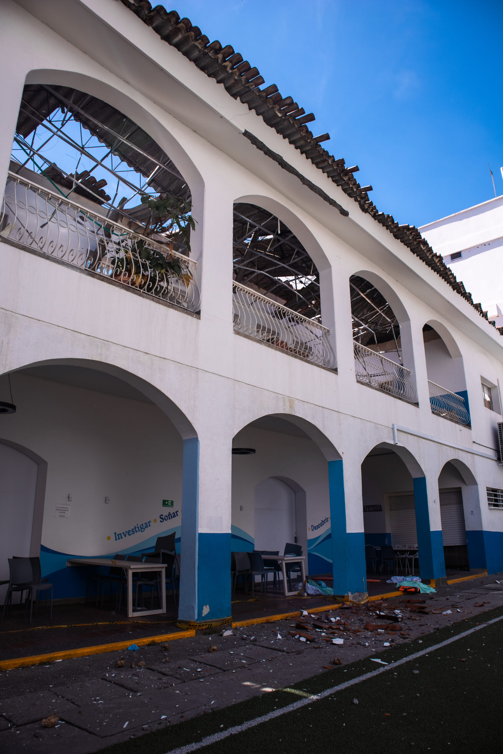 Zonas comunes del Instituto afectadas por el terremoto